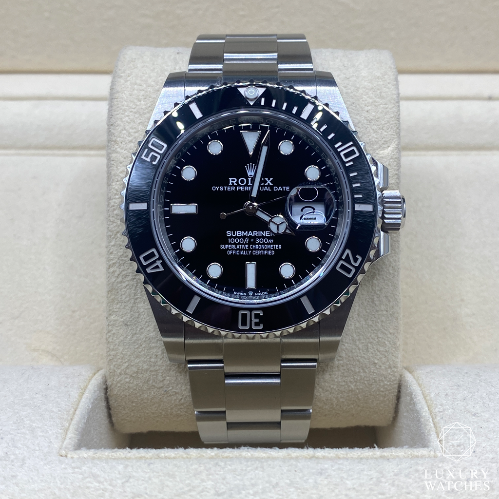 Rolex submariner discount date stores